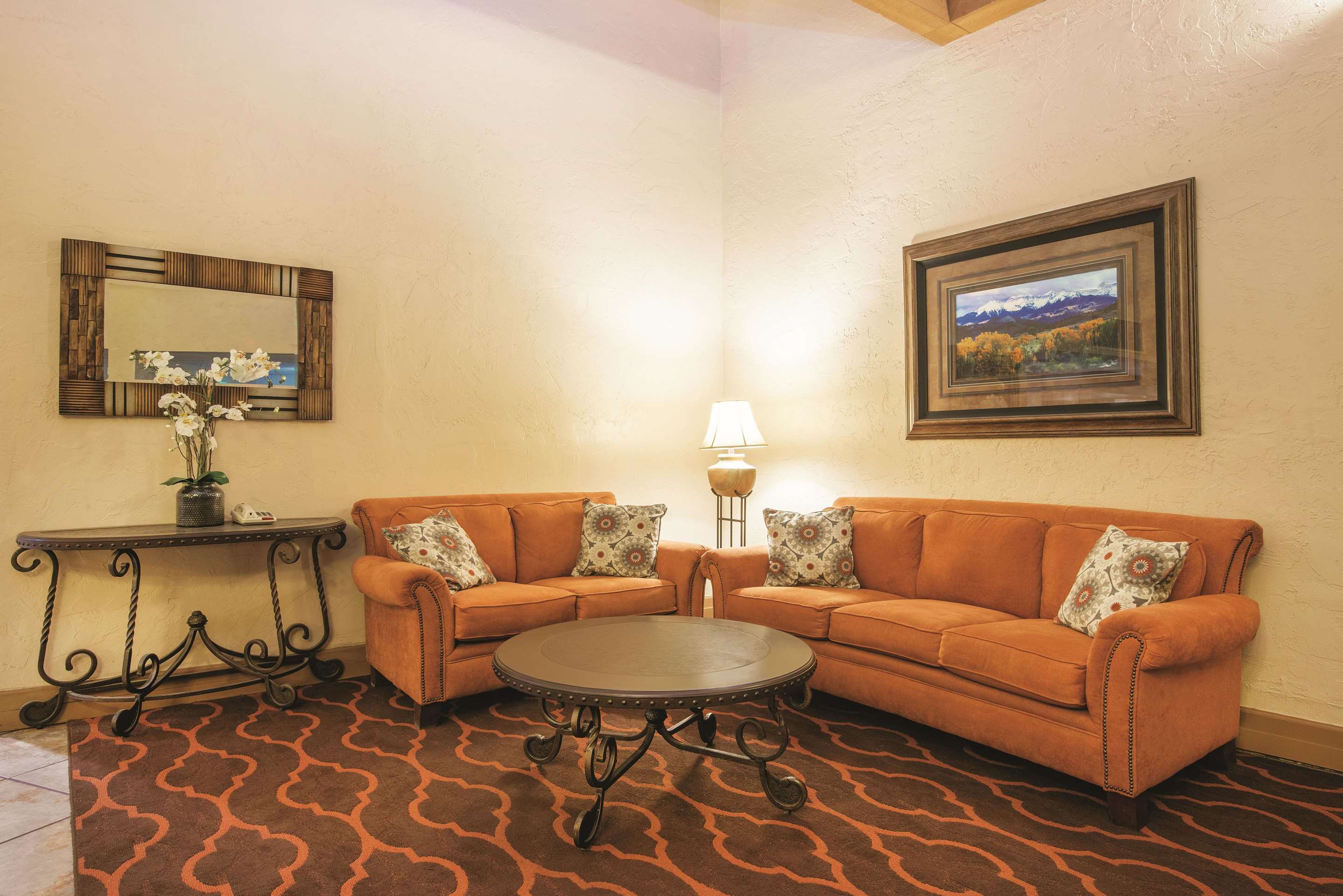 Lobby | La Quinta Inn & Suites by Wyndham Silverthorne - Summit Co