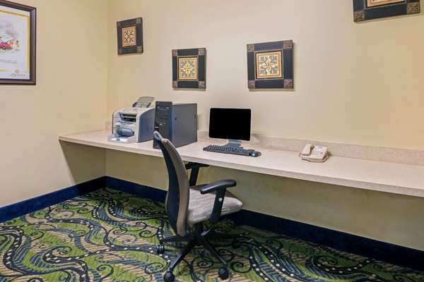 Conference Area - La Quinta Inn & Suites Shawnee - I-40, Exit 186