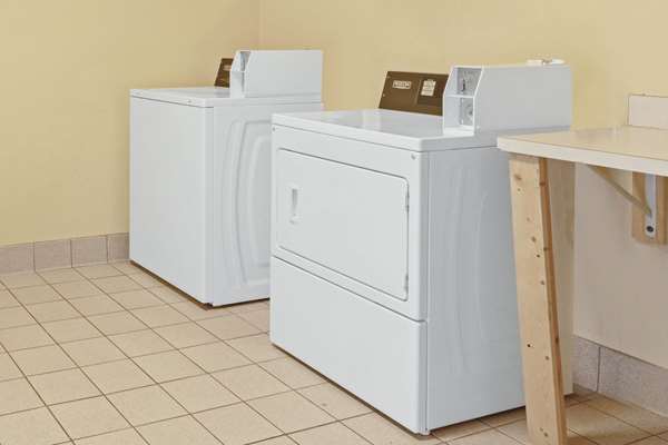 Amenities - La Quinta Inn & Suites Shawnee - I-40, Exit 186