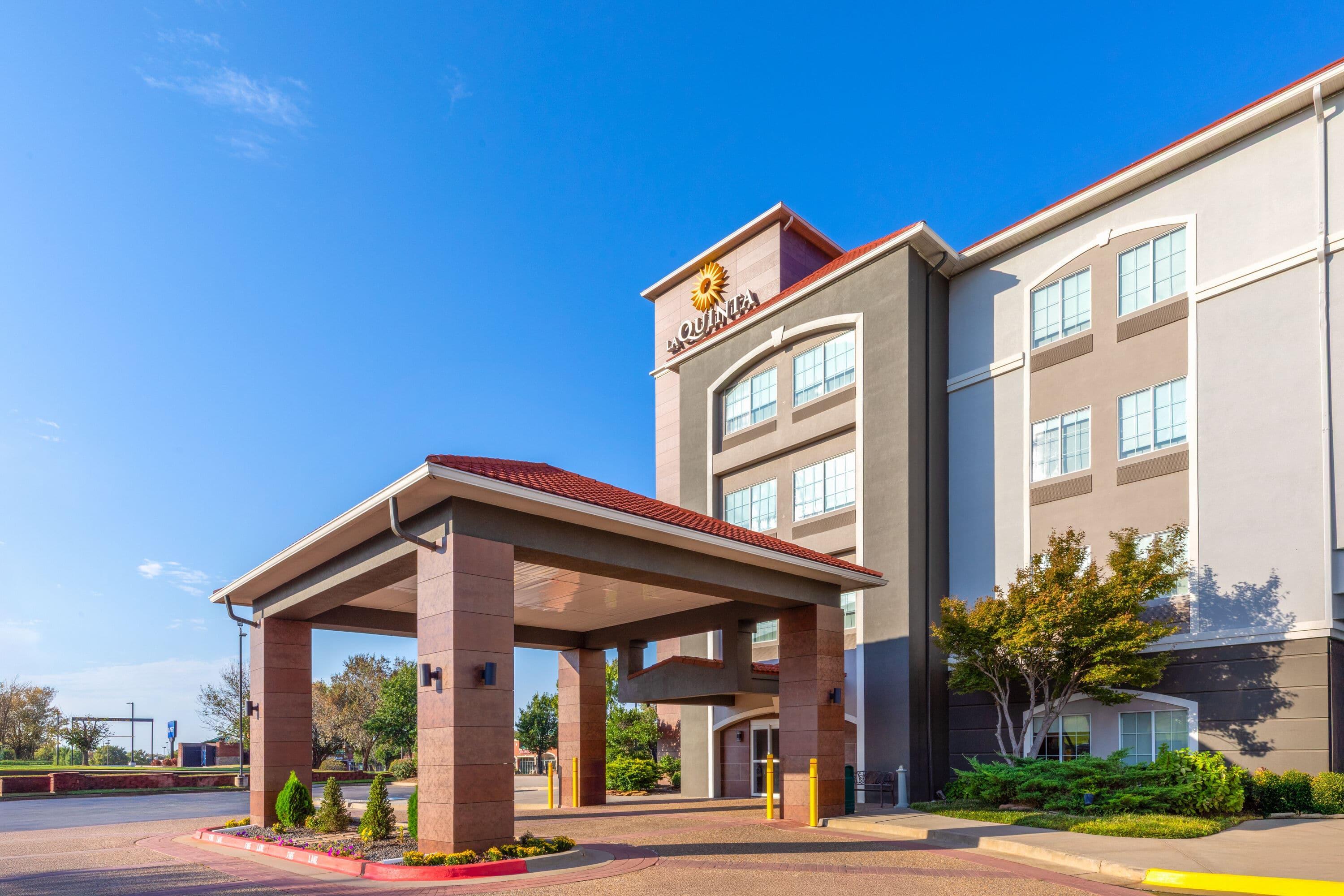 Exterior | La Quinta Inn & Suites by Wyndham Oklahoma City - Moore