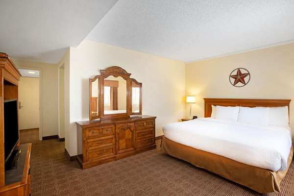 Suite - La Quinta Inn Capitol Austin - I-35, Exit 234C