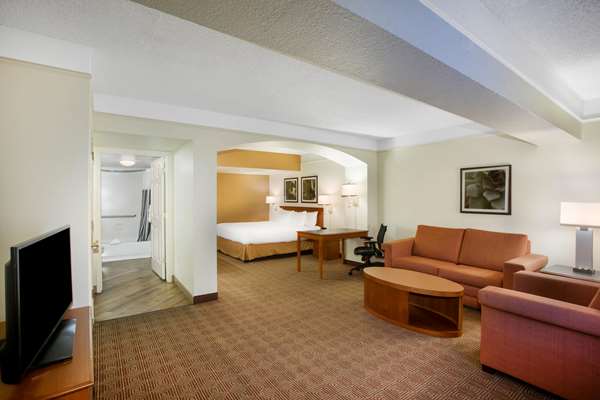 Suite - La Quinta Inn Capitol Austin - I-35, Exit 234C