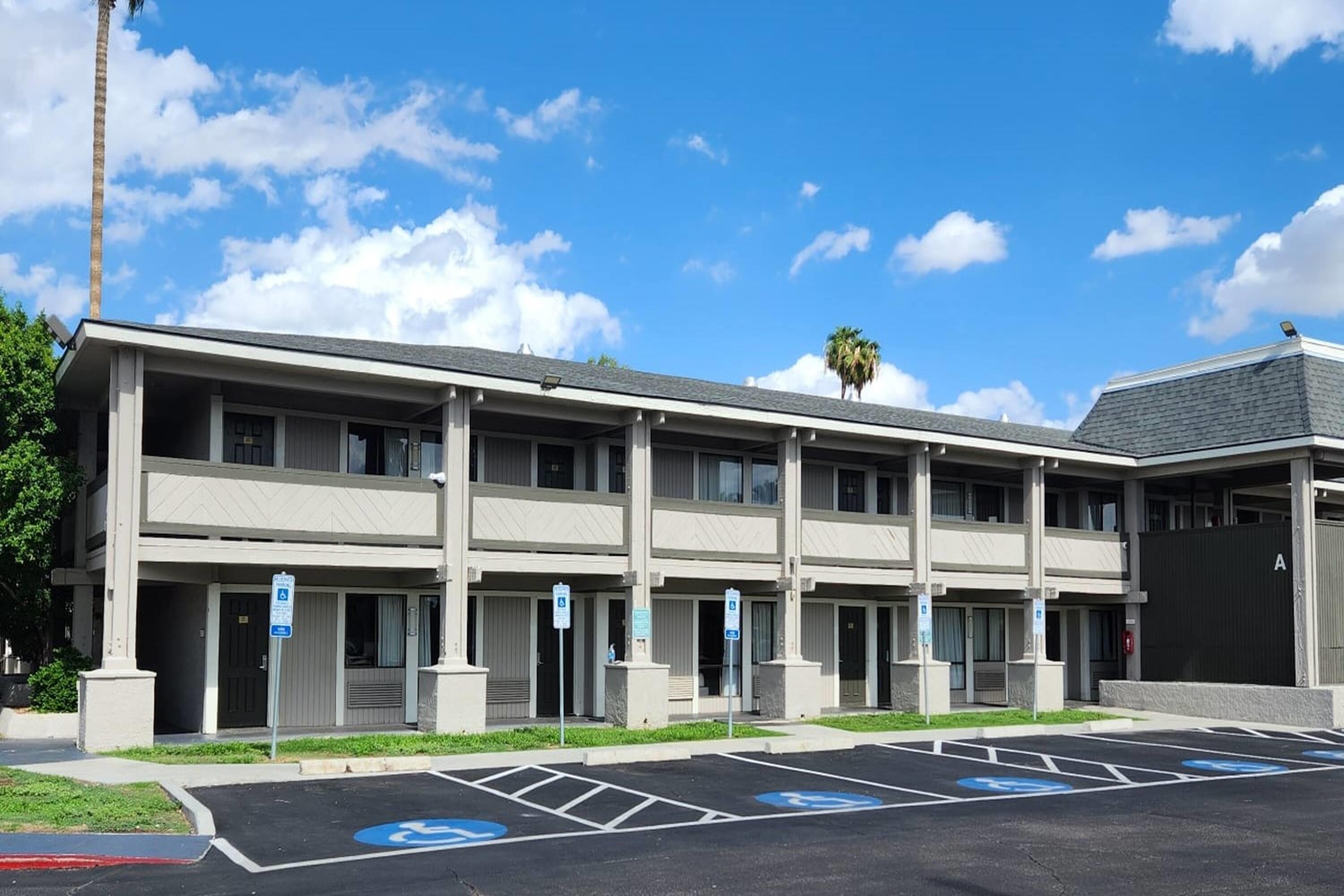 Exterior | La Quinta Inn by Wyndham Phoenix North