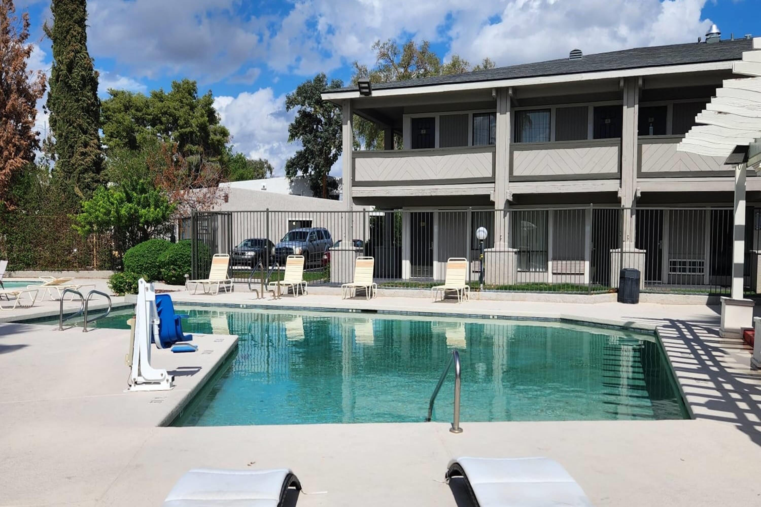 Pool | La Quinta Inn by Wyndham Phoenix North