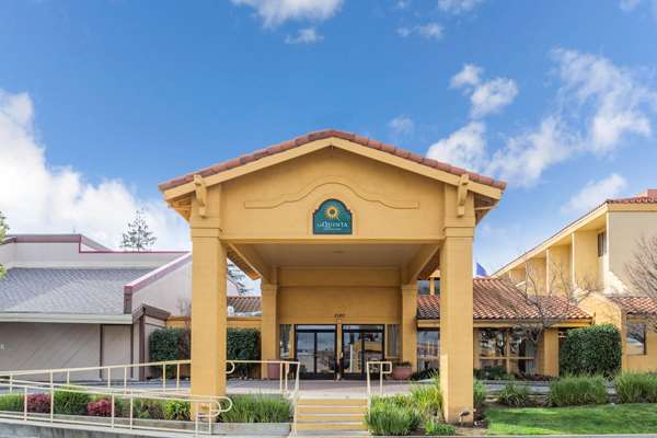 Exterior view - La Quinta Inn Redding - I-5, Exit 677