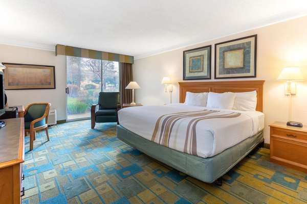  - La Quinta Inn Redding - I-5, Exit 677