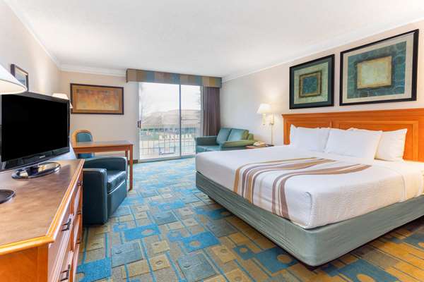  - La Quinta Inn Redding - I-5, Exit 677