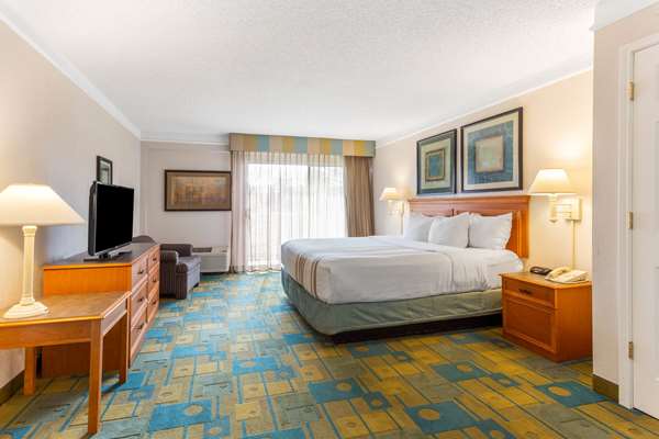 Suite - La Quinta Inn Redding - I-5, Exit 677