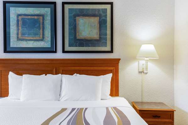  - La Quinta Inn Redding - I-5, Exit 677