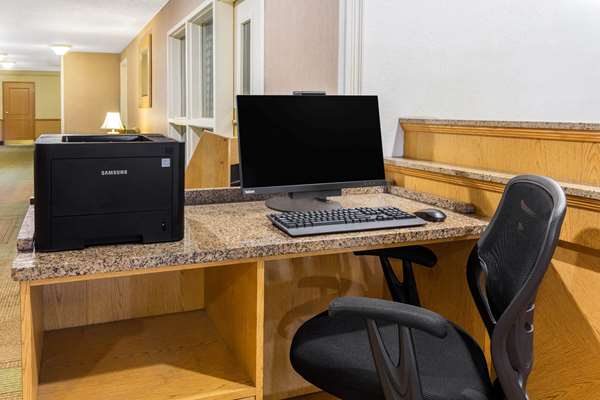 Conference Area - La Quinta Inn Redding - I-5, Exit 677