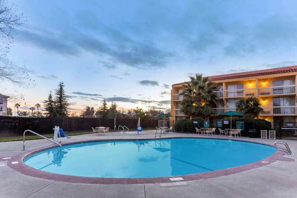 Pool - La Quinta Inn Redding - I-5, Exit 677