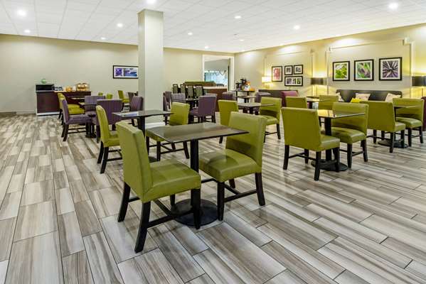  - La Quinta Inn & Suites New Orleans Airport Kenner - I-10, Exit 223