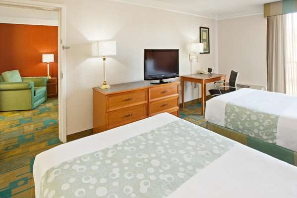 Suite - La Quinta Inn Airport Nashville - I-40, Exit 215