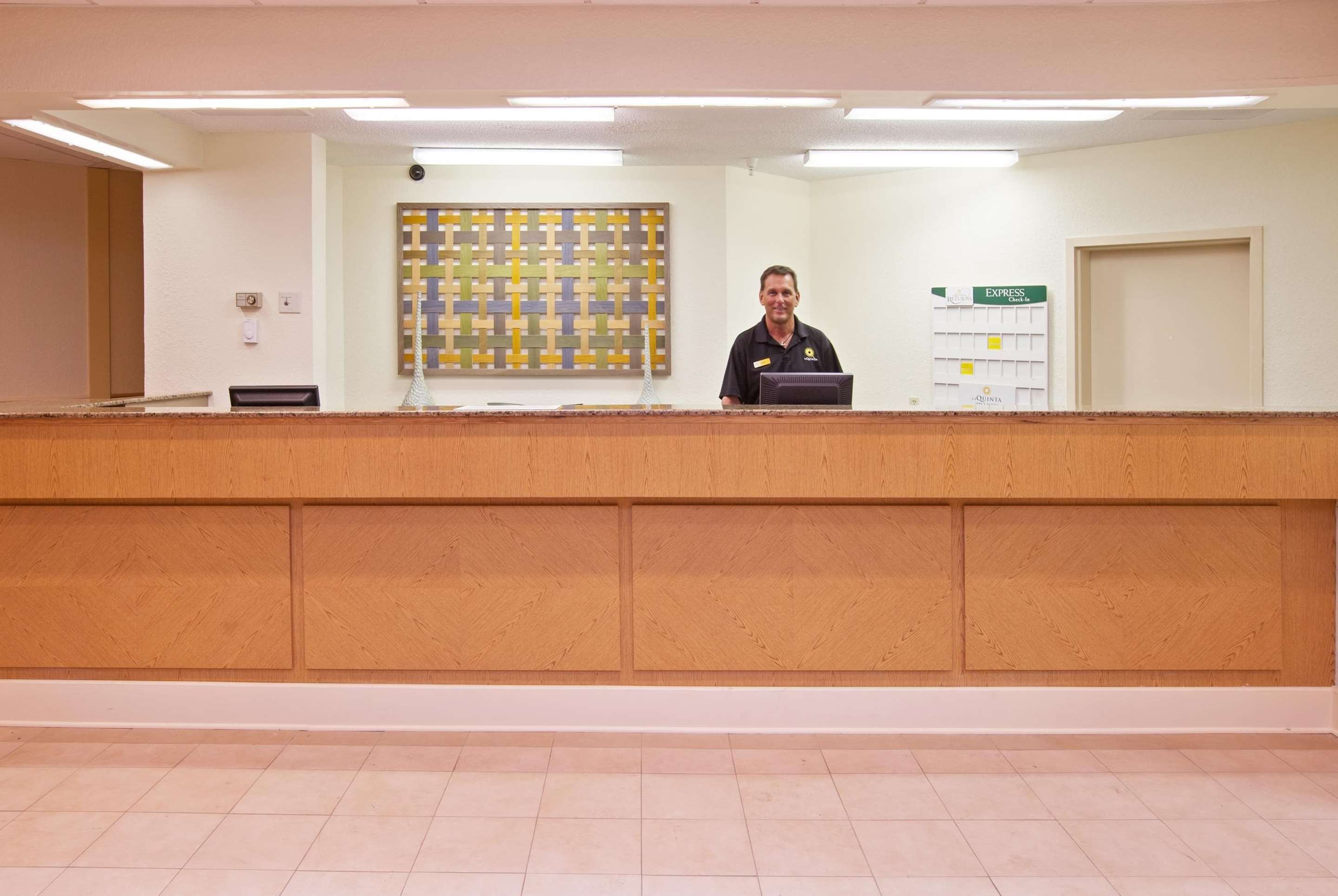Lobby | La Quinta by Wyndham Nashville Airport/Opryland