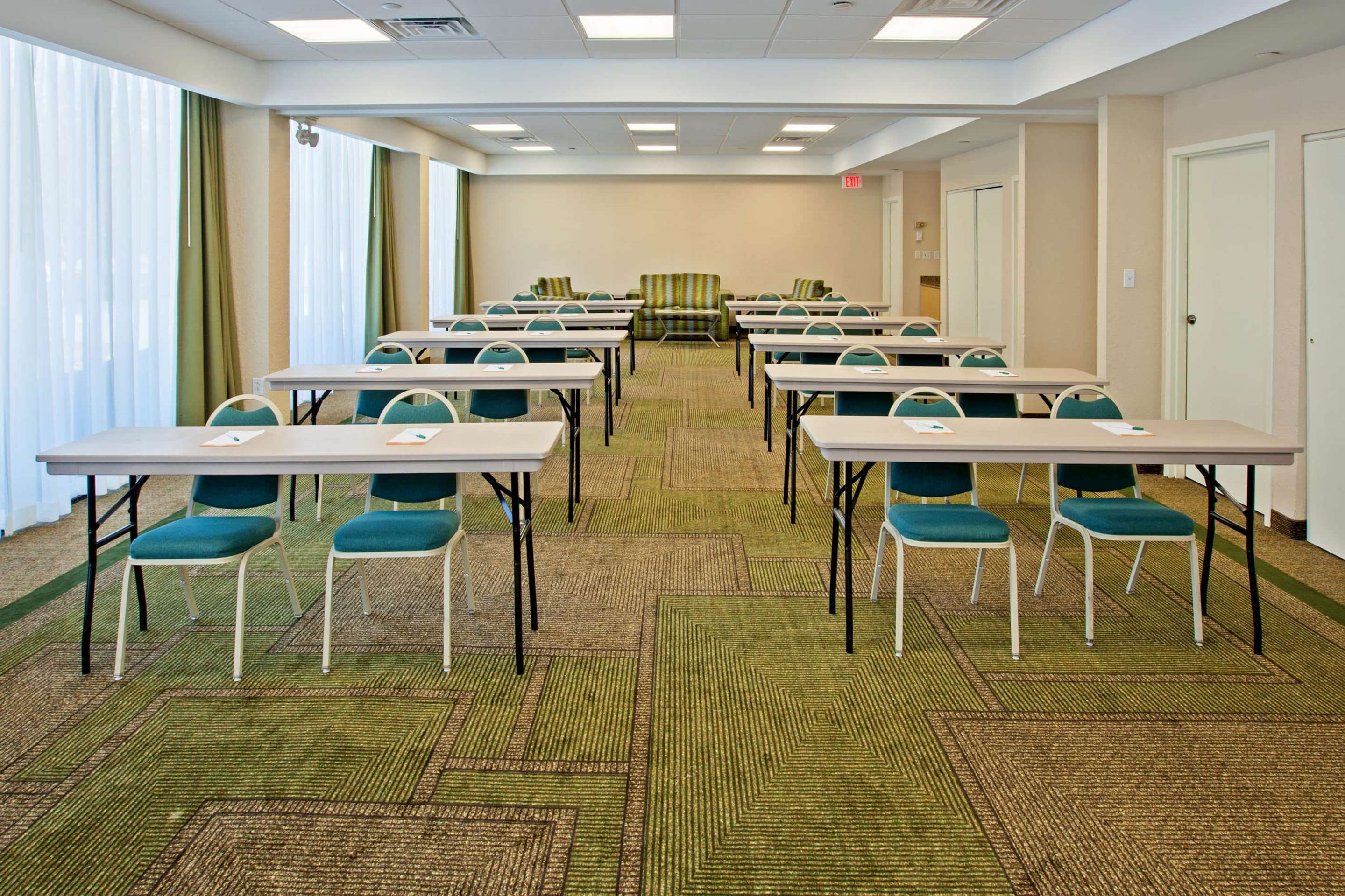 Meeting Room | La Quinta by Wyndham Nashville Airport/Opryland
