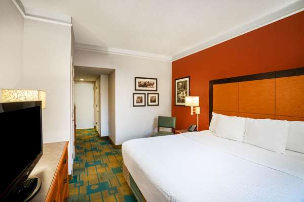  - La Quinta Inn Airport Nashville - I-40, Exit 215