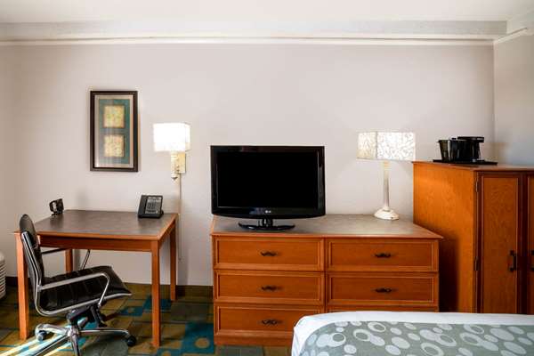  - La Quinta Inn Airport Nashville - I-40, Exit 215