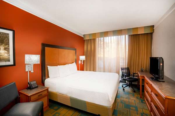  - La Quinta Inn Airport Nashville - I-40, Exit 215