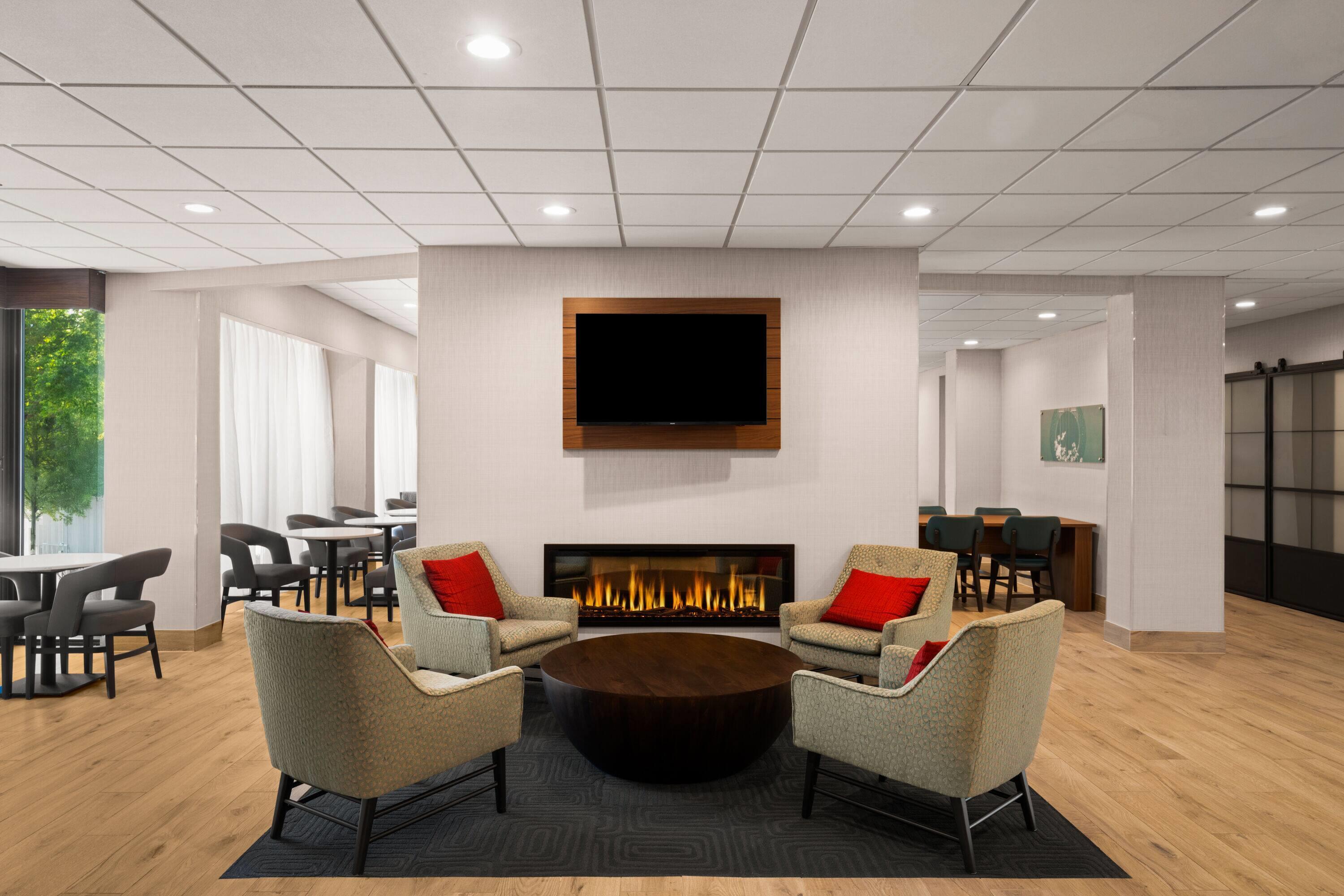 Lobby | La Quinta by Wyndham Nashville Airport/Opryland