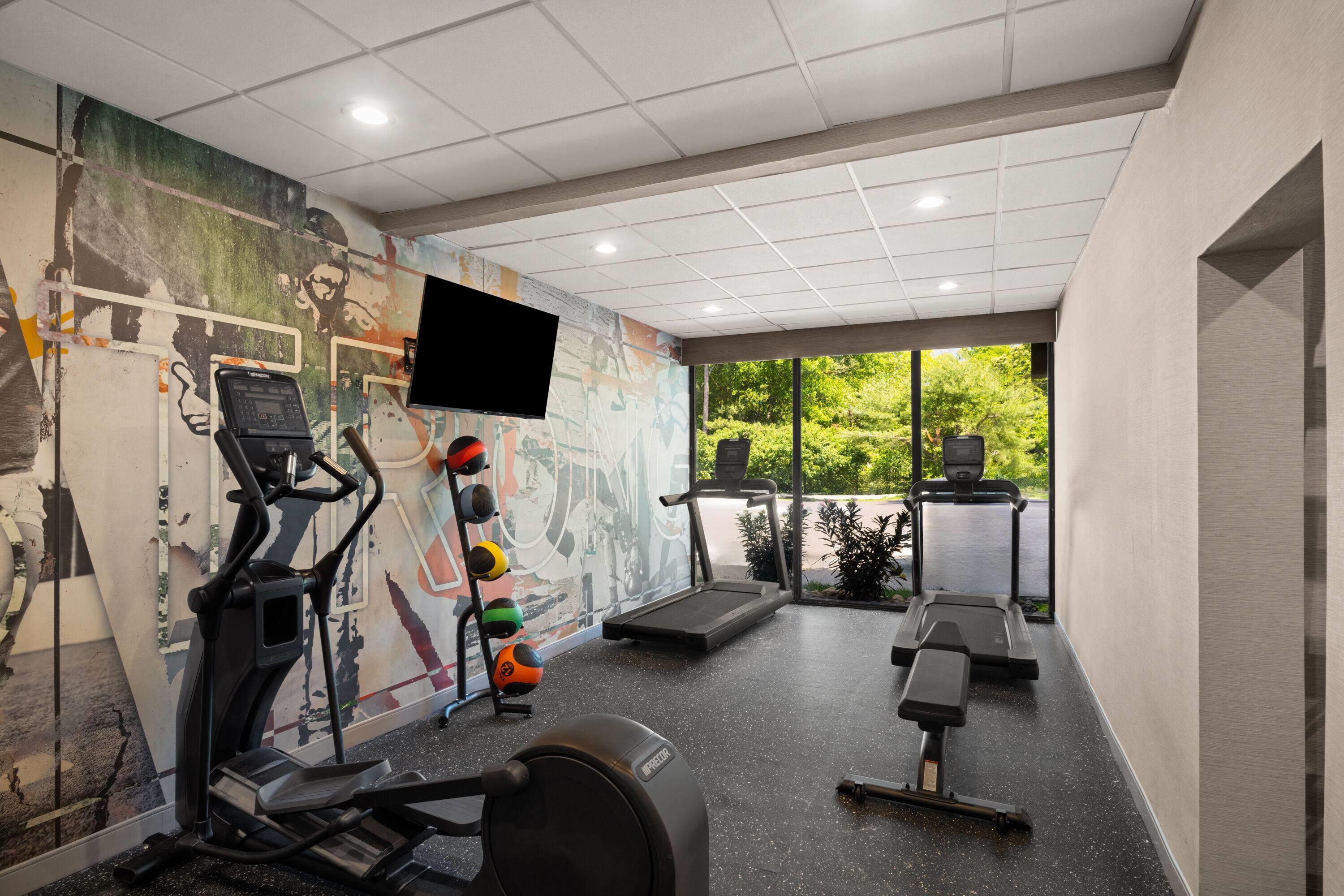 Health club fitness center gym | La Quinta by Wyndham Nashville Airport/Opryland