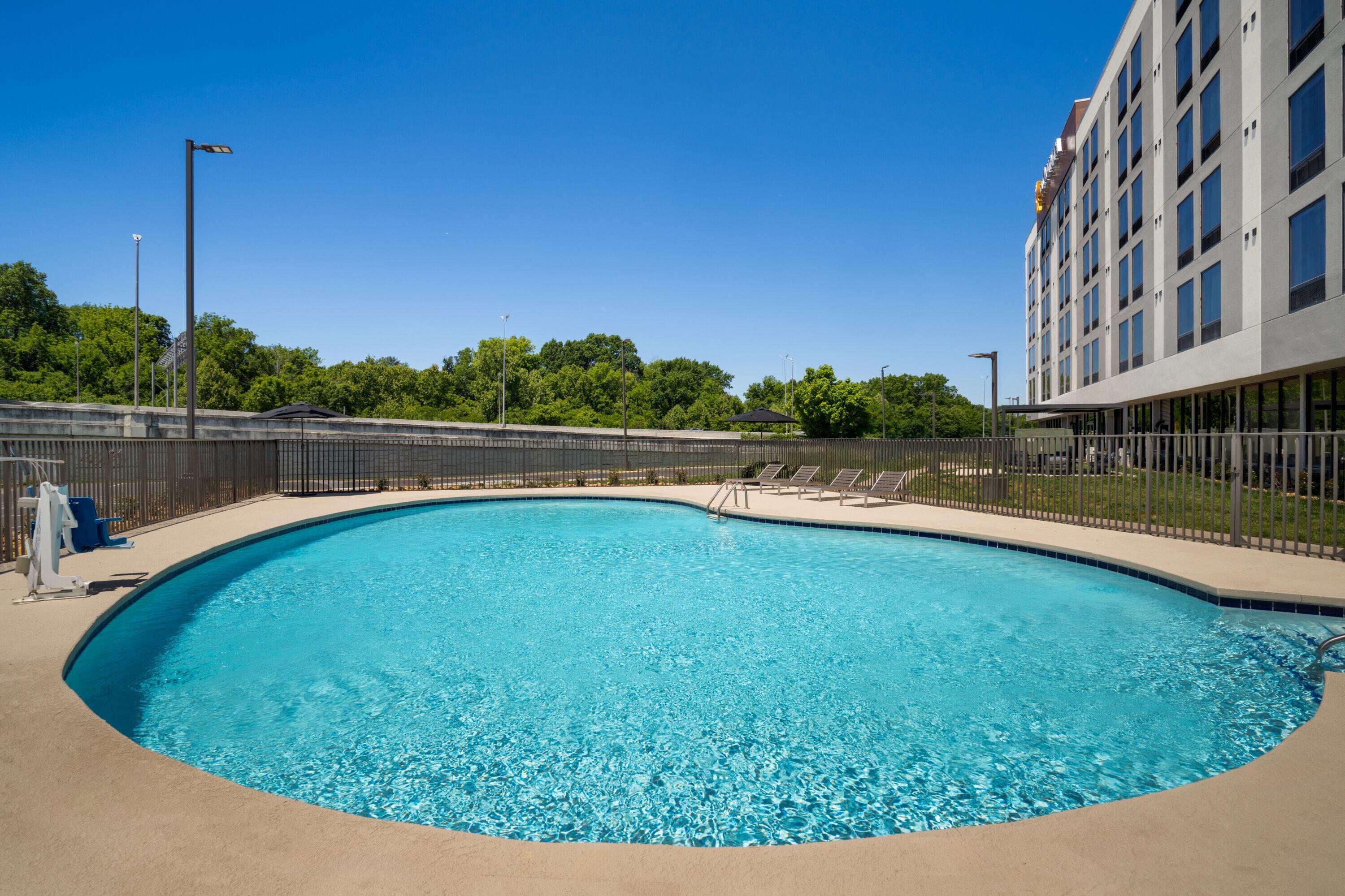 Pool | La Quinta by Wyndham Nashville Airport/Opryland