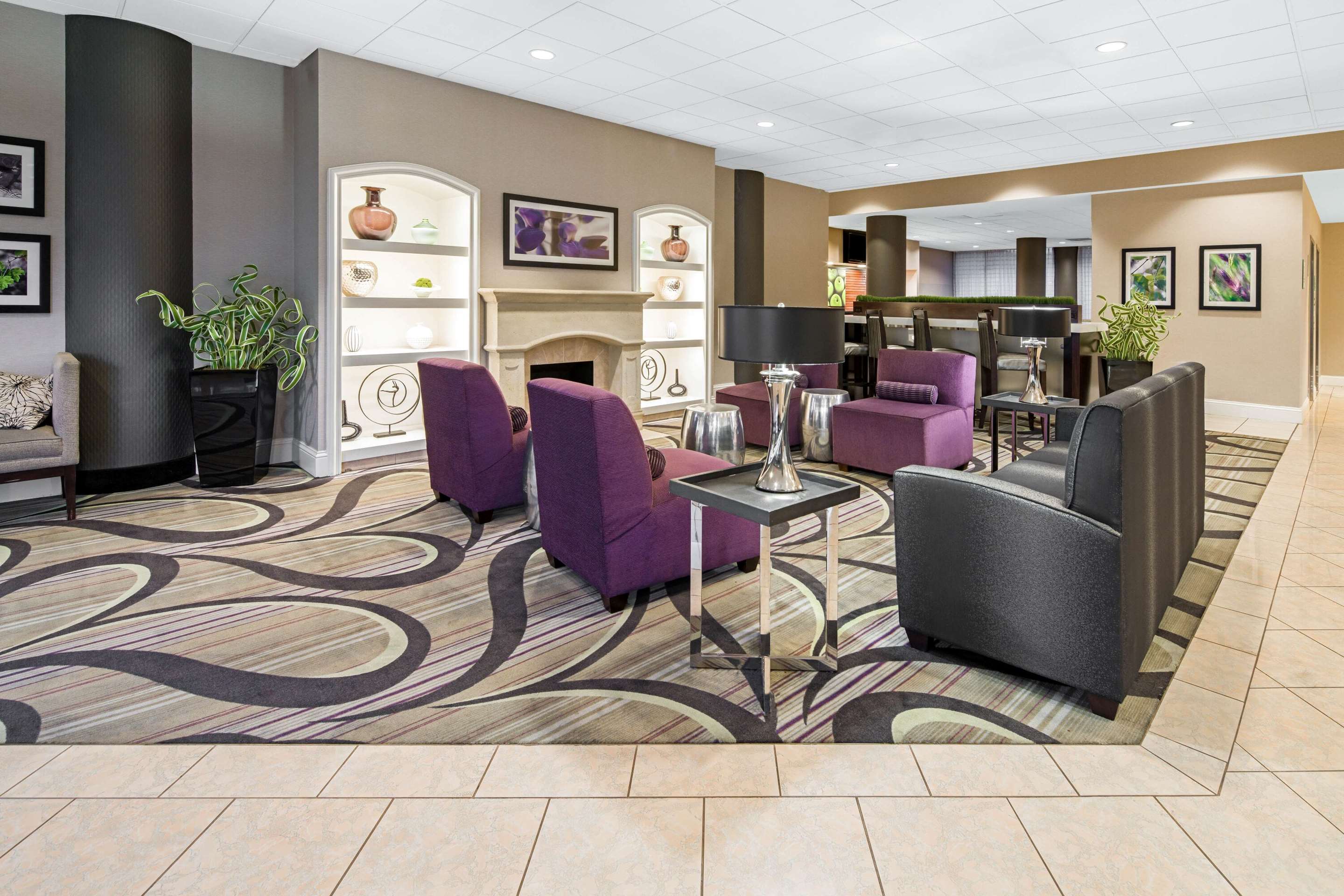 Lobby | La Quinta Inn & Suites by Wyndham Buena Park