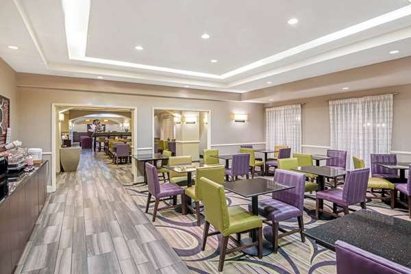  - La Quinta Inn & Suites Airport San Antonio