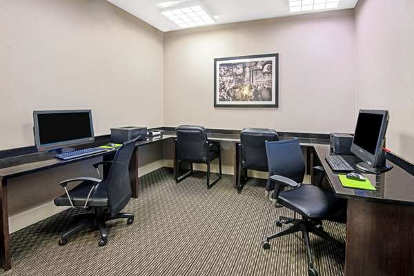 Conference Area - La Quinta Inn & Suites Airport San Antonio