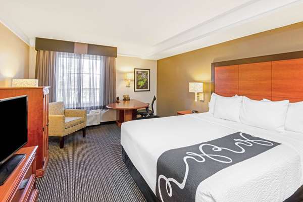  - La Quinta Inn & Suites Airport San Antonio