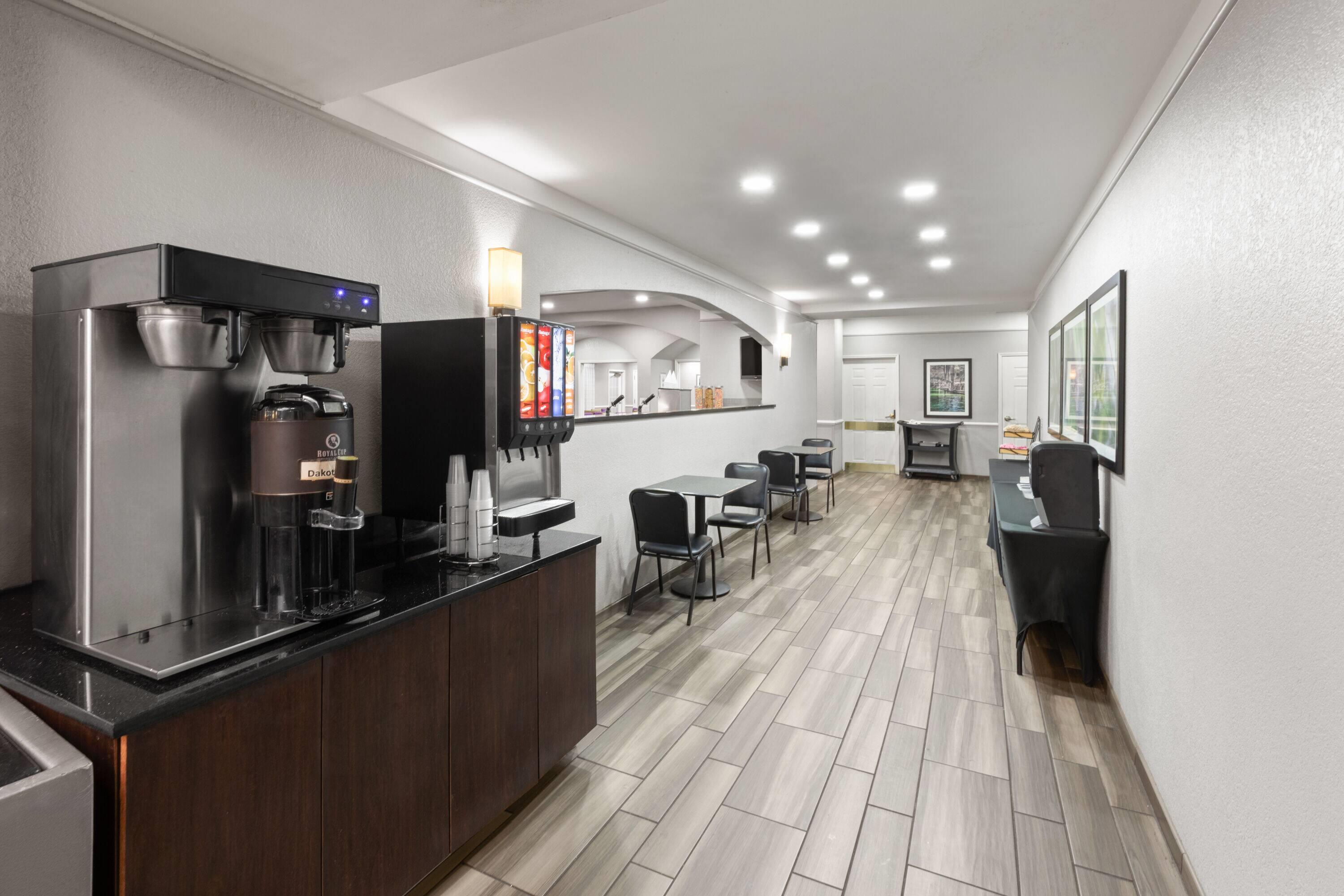 Property amenity | La Quinta Inn & Suites by Wyndham San Antonio Airport