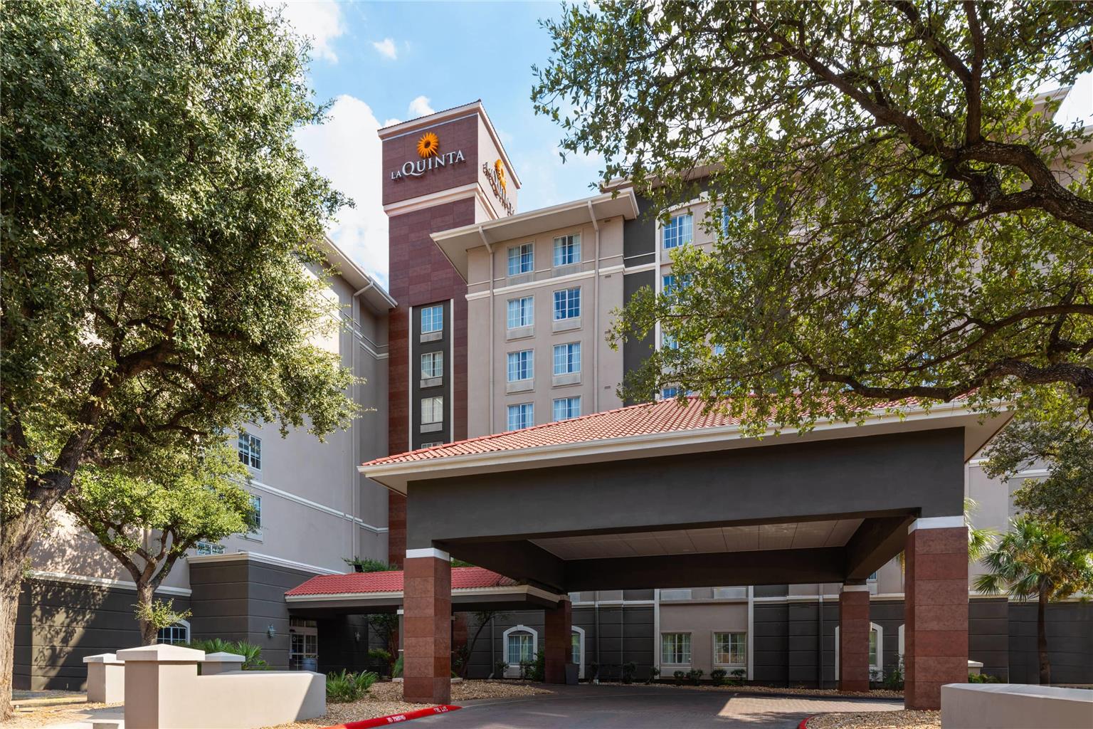 La Quinta Inn-Suites San Antonio Airport