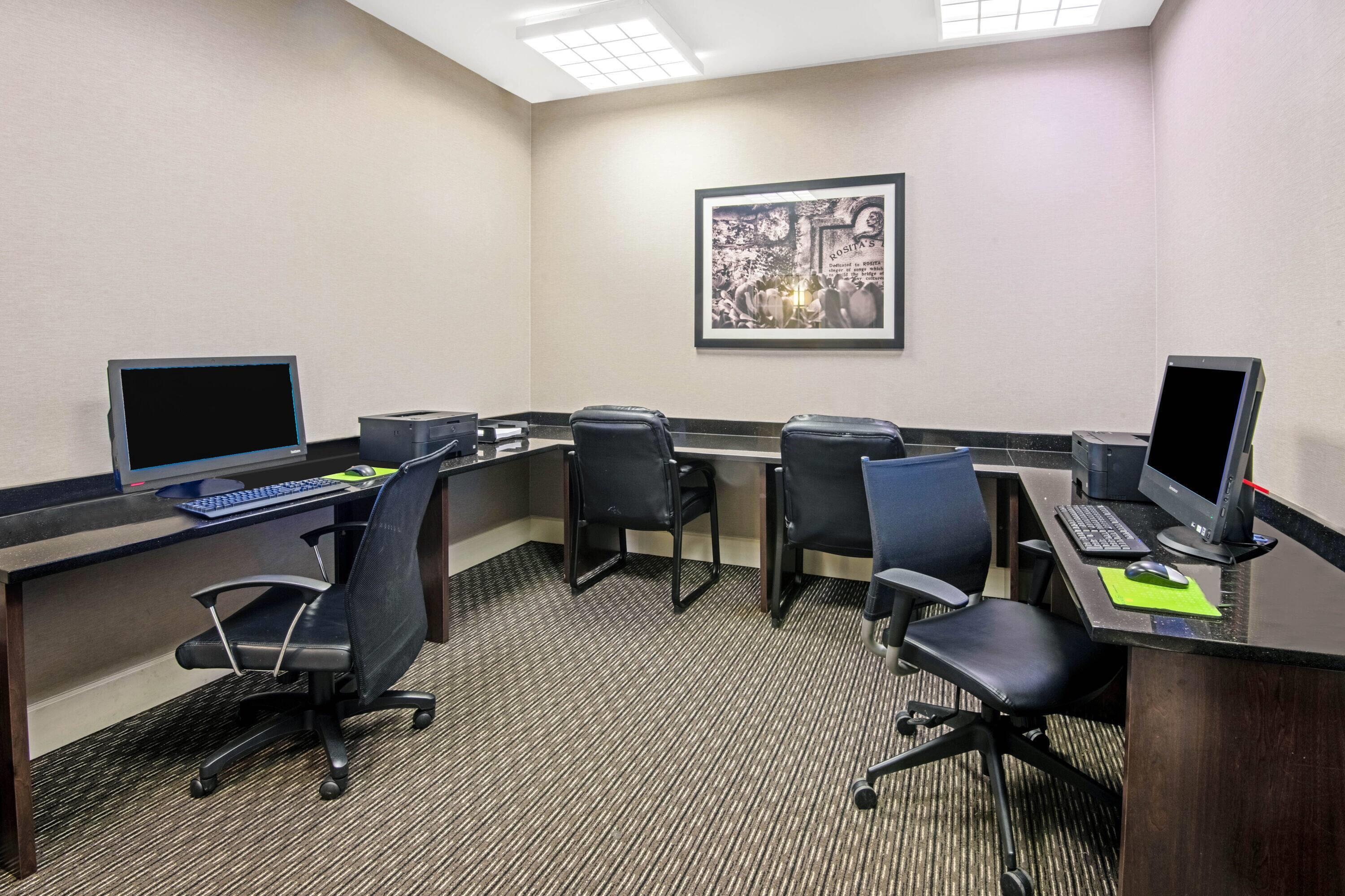 Business Center | La Quinta Inn & Suites by Wyndham San Antonio Airport