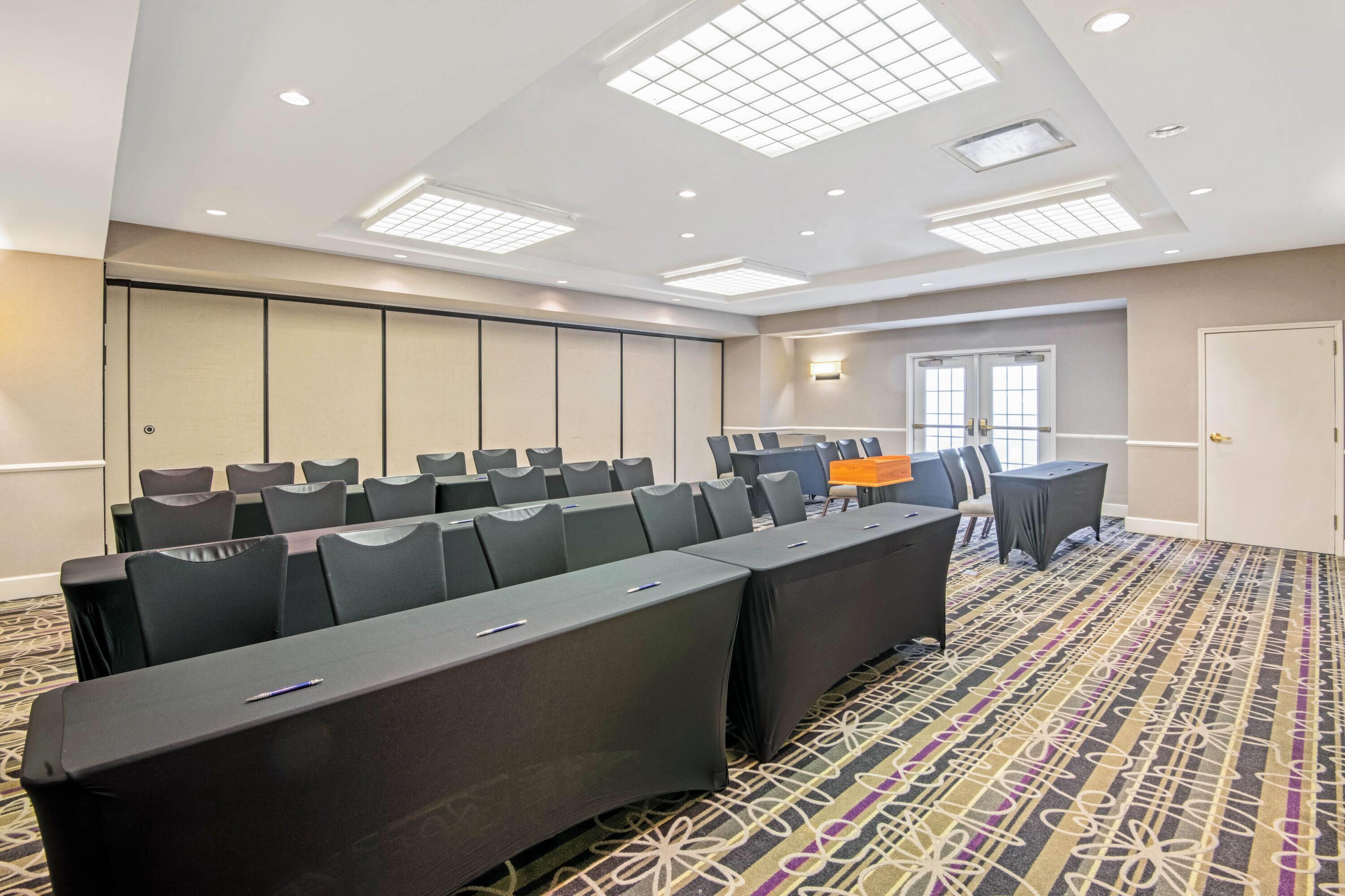 Meeting Room | La Quinta Inn & Suites by Wyndham San Antonio Airport