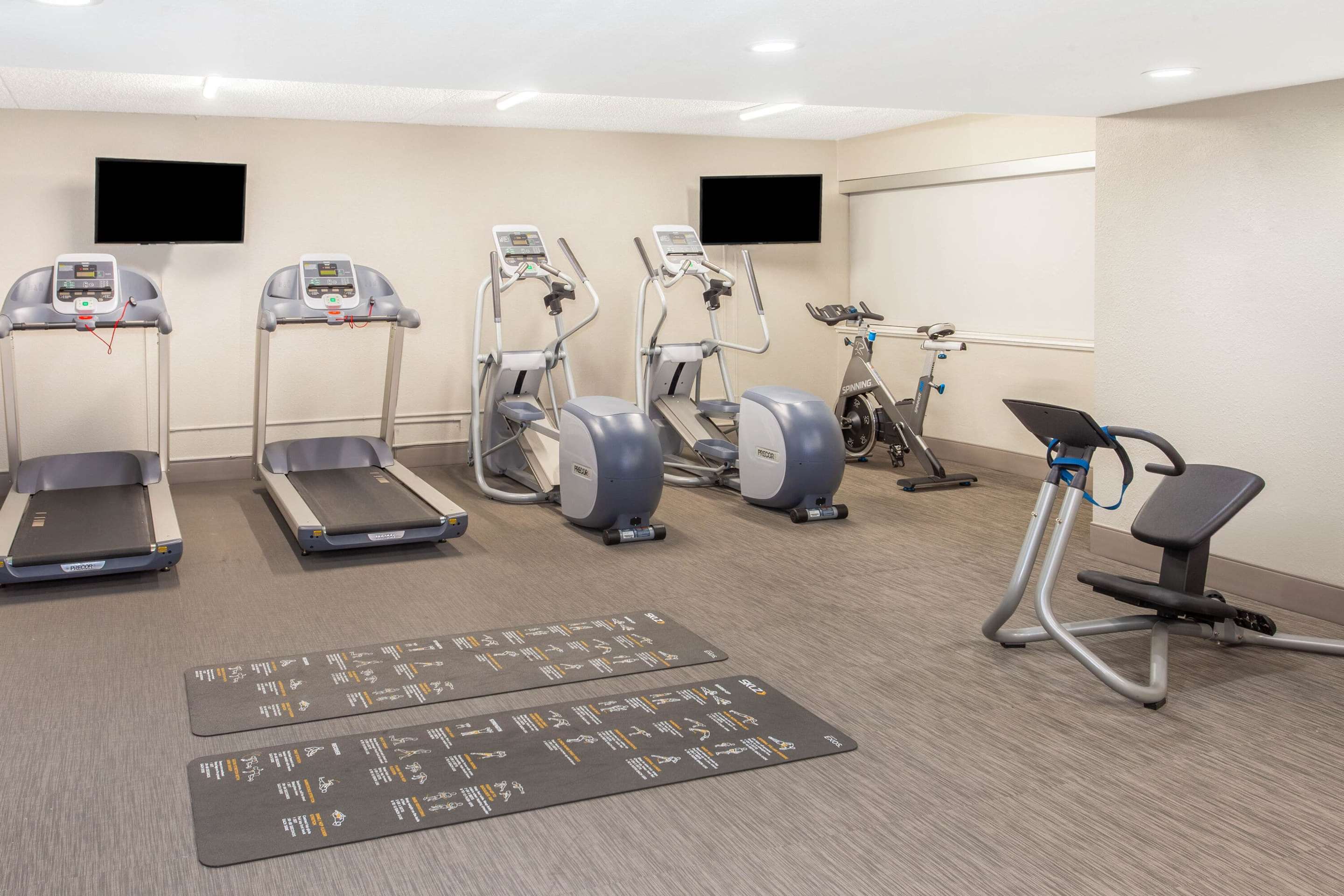 Health club fitness center gym | La Quinta Inn & Suites by Wyndham Lubbock West Medical Centr