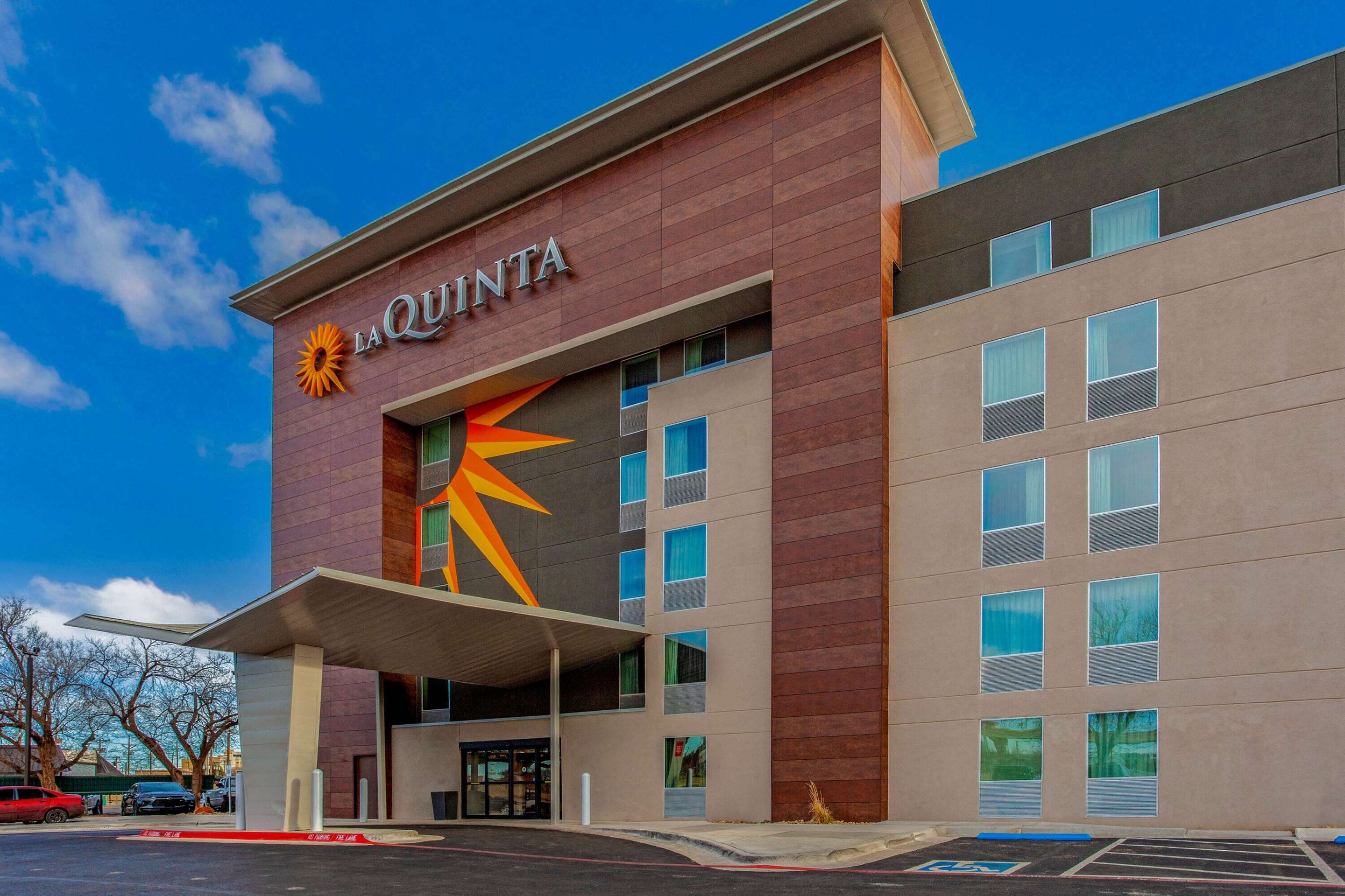 Exterior | La Quinta Inn & Suites by Wyndham Lubbock West Medical Centr