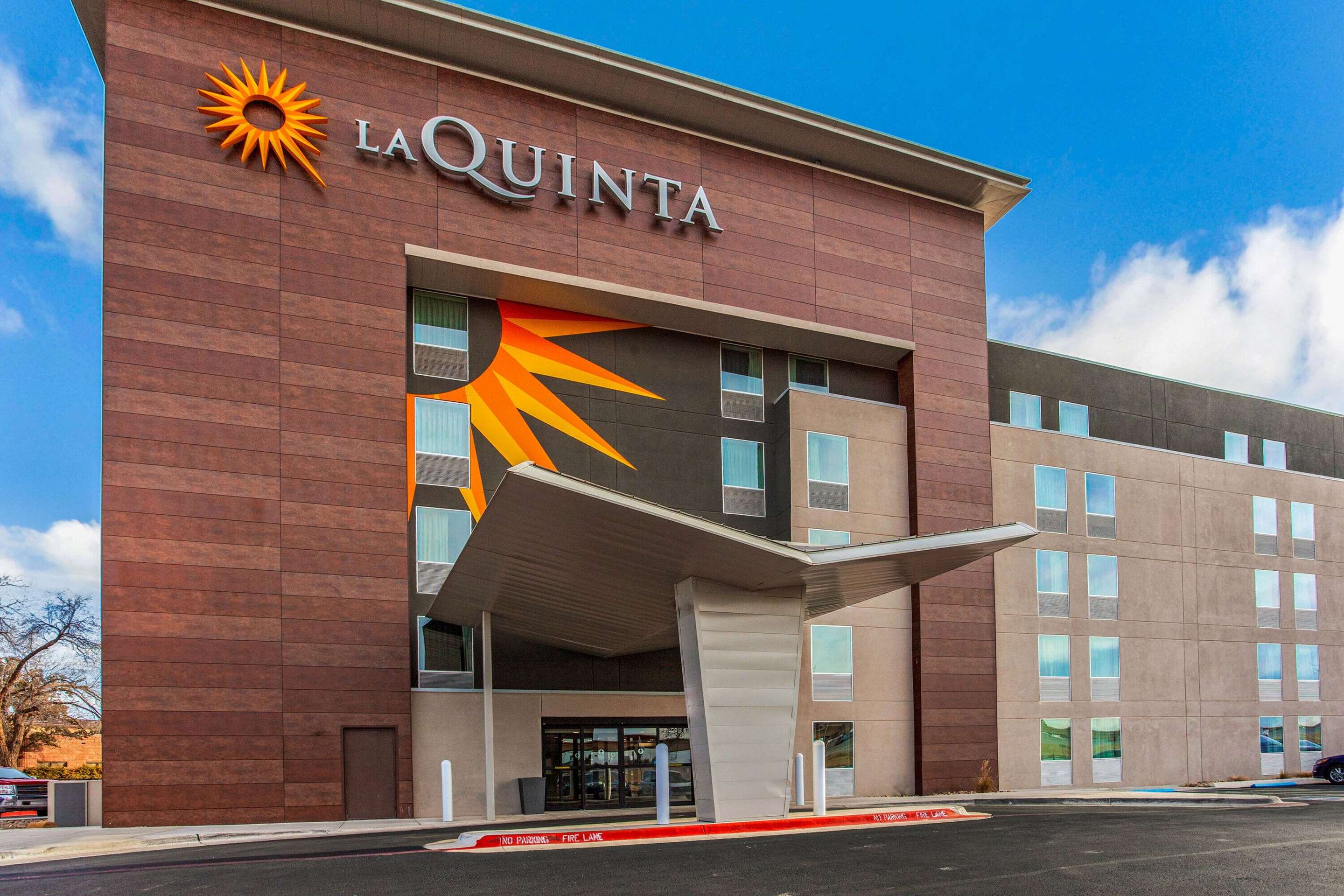 Exterior | La Quinta Inn & Suites by Wyndham Lubbock West Medical Centr