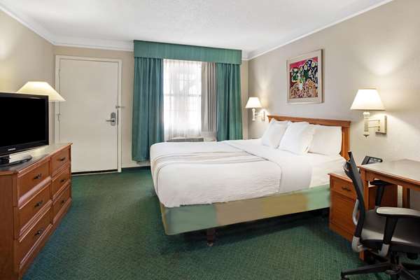  - Baymont Inn & Suites Fort Stockton - I-10, Exit 257