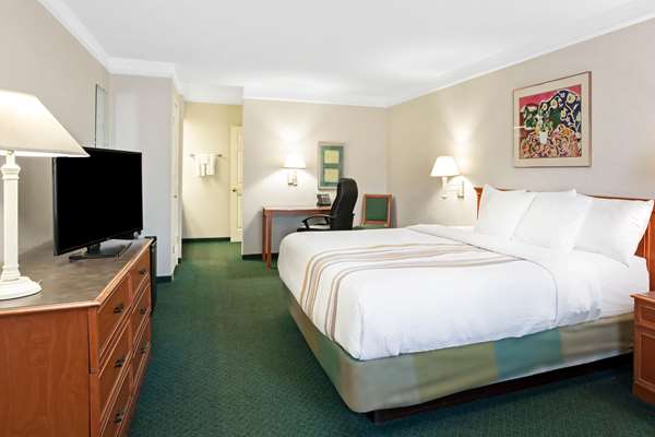  - Baymont Inn & Suites Fort Stockton - I-10, Exit 257
