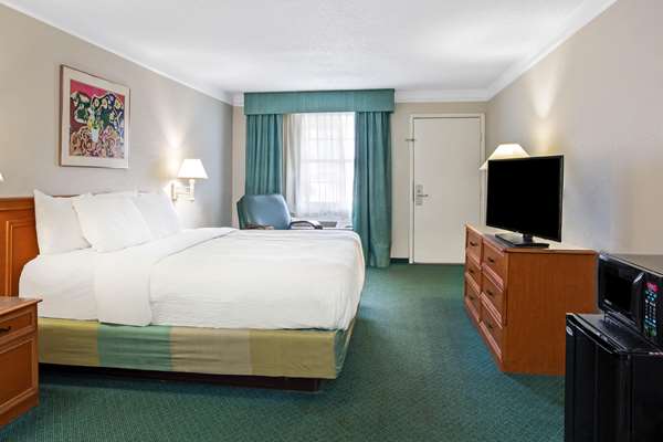  - Baymont Inn & Suites Fort Stockton - I-10, Exit 257