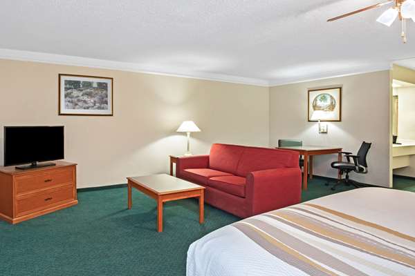 Suite - Baymont Inn & Suites Fort Stockton - I-10, Exit 257