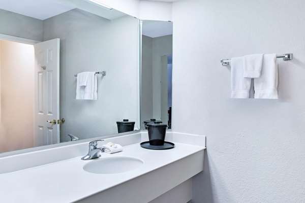  - Baymont Inn & Suites Fort Stockton - I-10, Exit 257