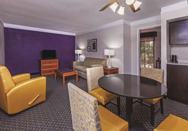 Suite - La Quinta Inn San Marcos - I-35, Exit 206