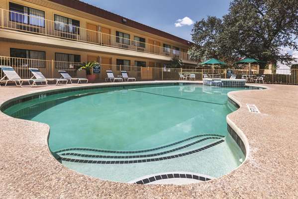 Pool - La Quinta Inn San Marcos - I-35, Exit 206