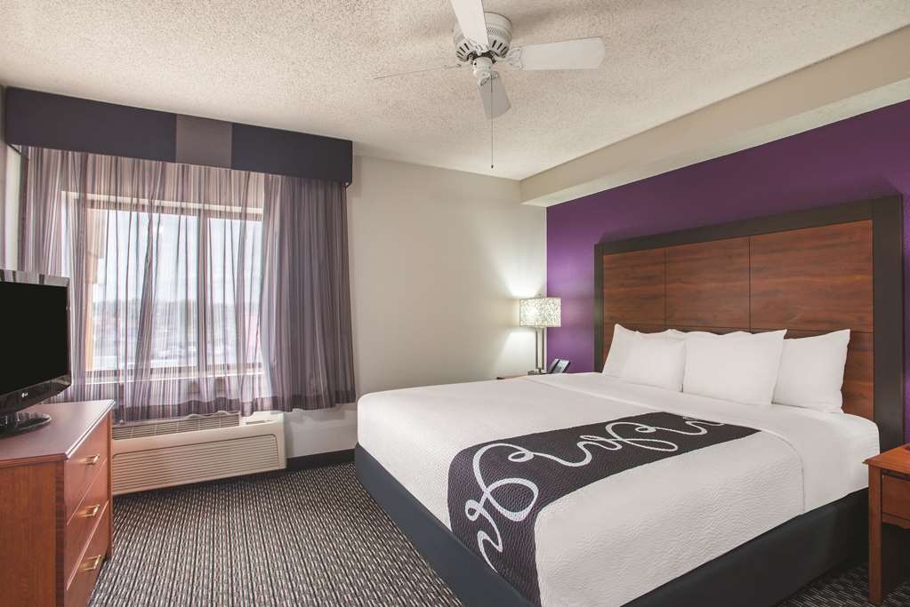 LA QUINTA INN SAN MARCOS-guestroom-Guest Room,Suite,On-Site.jpg