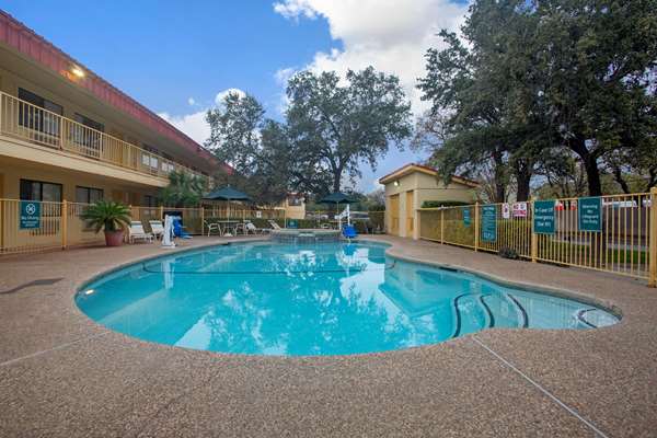Pool - La Quinta Inn San Marcos - I-35, Exit 206