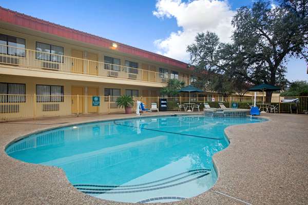 Pool - La Quinta Inn San Marcos - I-35, Exit 206