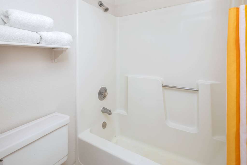 SUPER 8 BY WYNDHAM SAVANNAH, photo 5