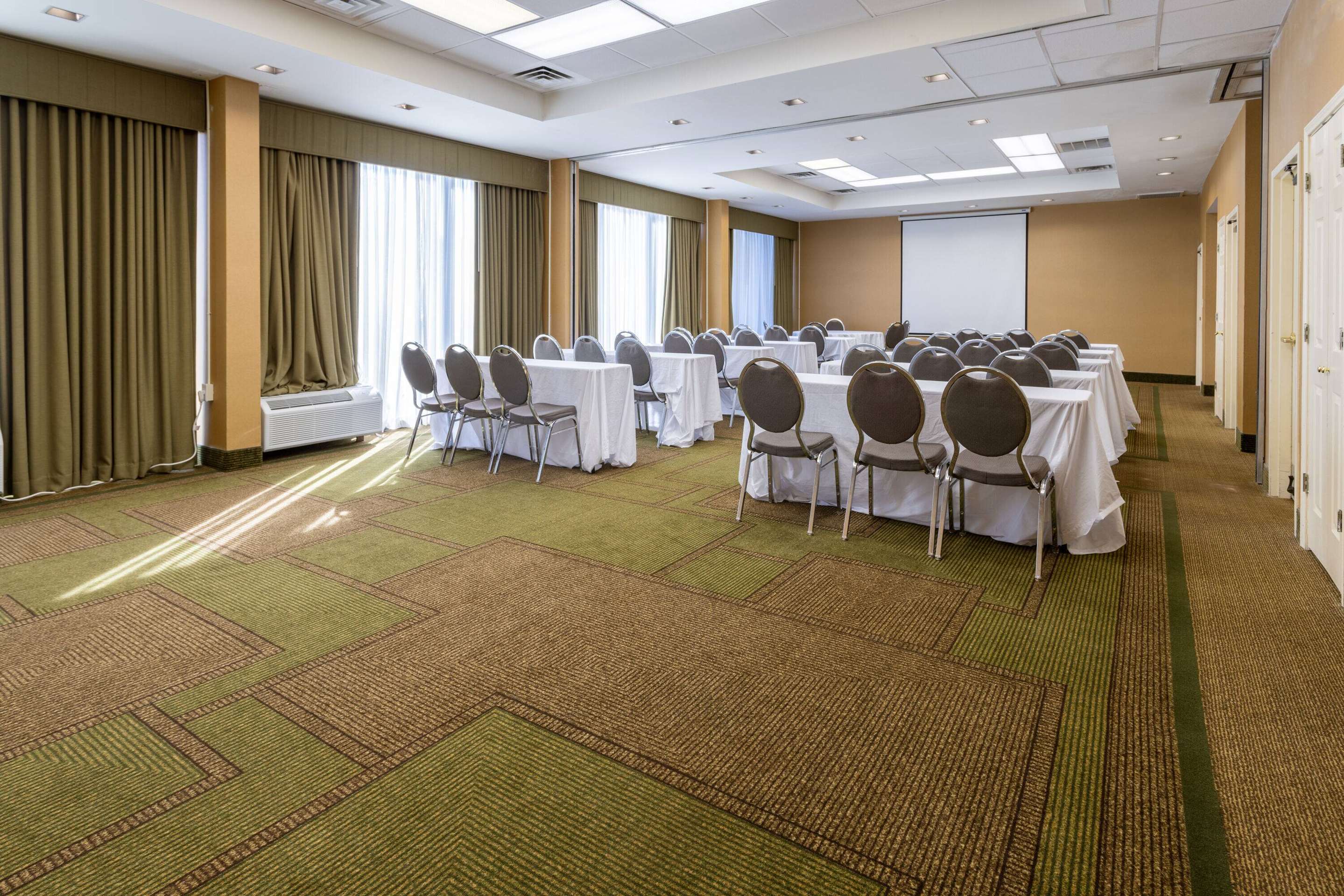 Meeting Room | La Quinta Inn & Suites by Wyndham Kingsport TriCities Airport