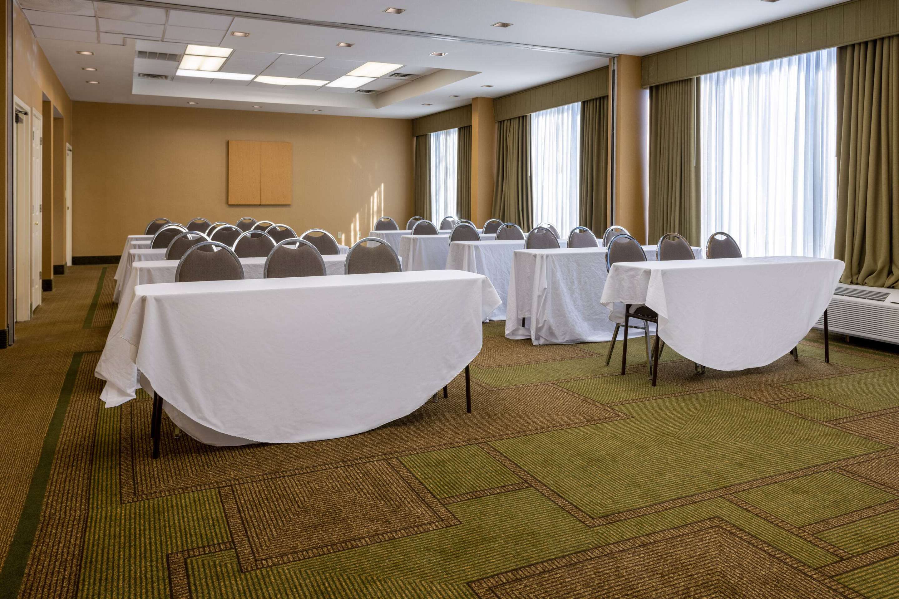 Meeting Room | La Quinta Inn & Suites by Wyndham Kingsport TriCities Airport