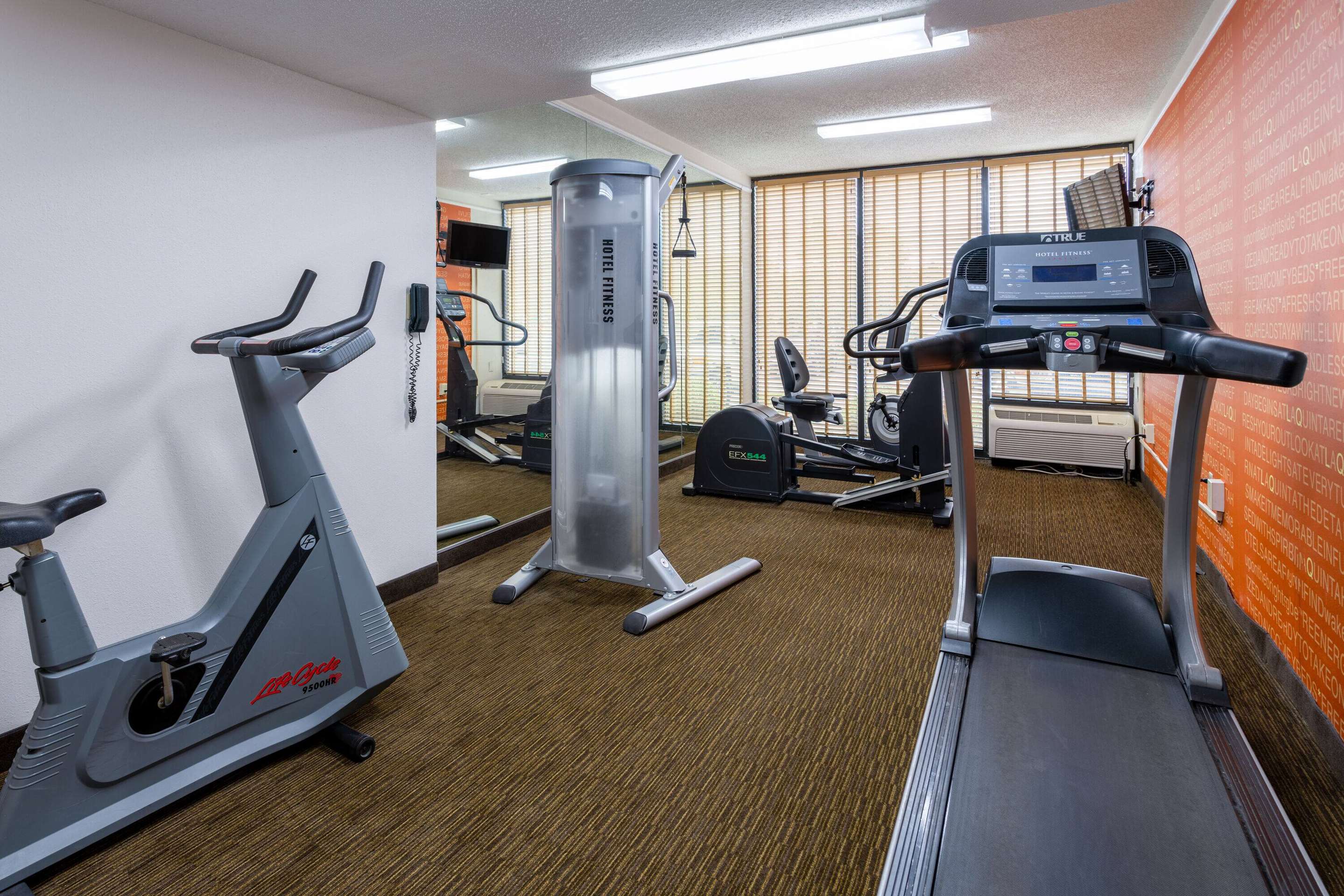 Health club fitness center gym | La Quinta Inn & Suites by Wyndham Kingsport TriCities Airport
